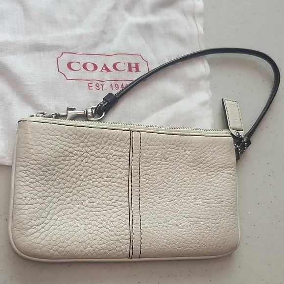 Coach Clutch/Wristlet with Dust bag - Picture 5 of 8